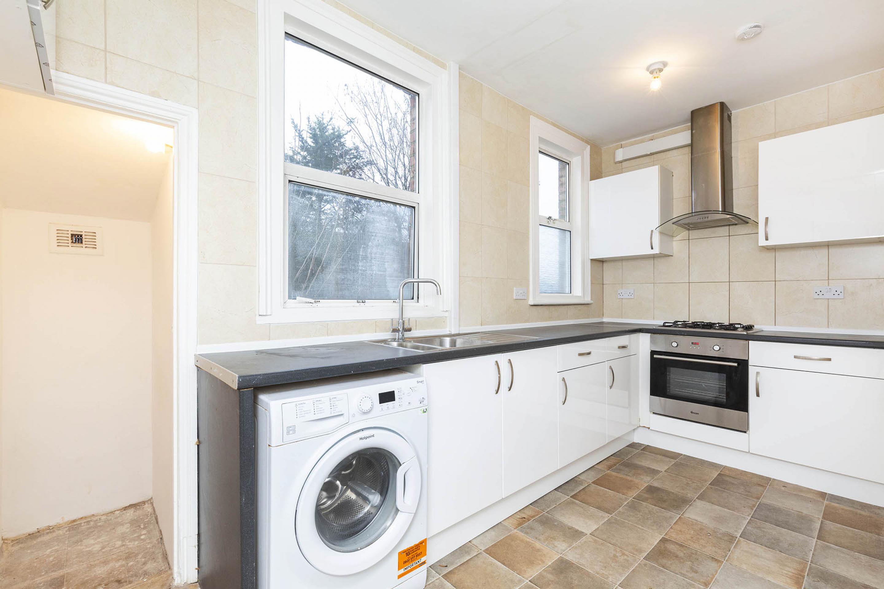 Large Apartment In Purpose Built Block Broadfield House, Broadhurst Gardens, West Hampstead NW6